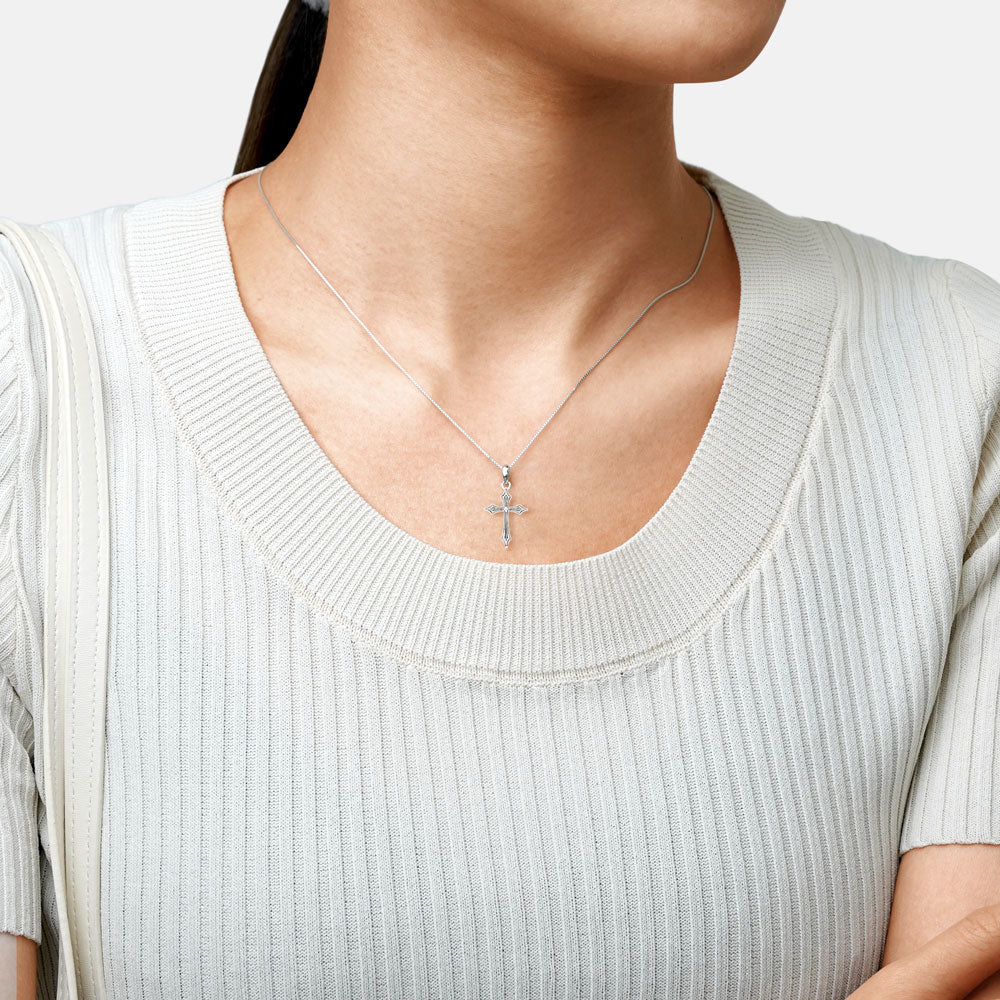 Gnoce Sparkling Cross Necklace_3